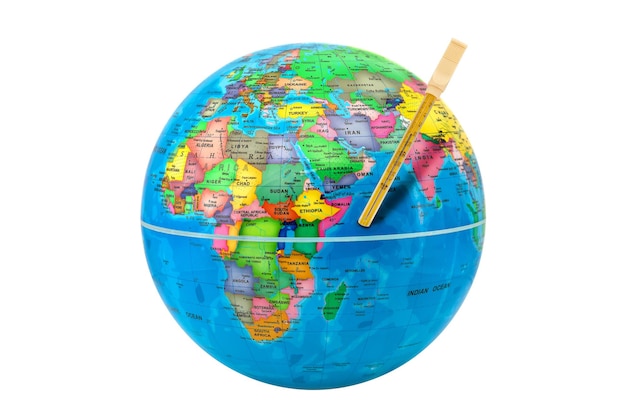 Foto globo terrestre com um termômetro mostrando a europa e a áfrica conceito de aquecimento global