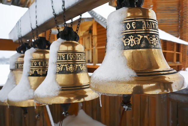 Glocken in der Kapelle im Dorf