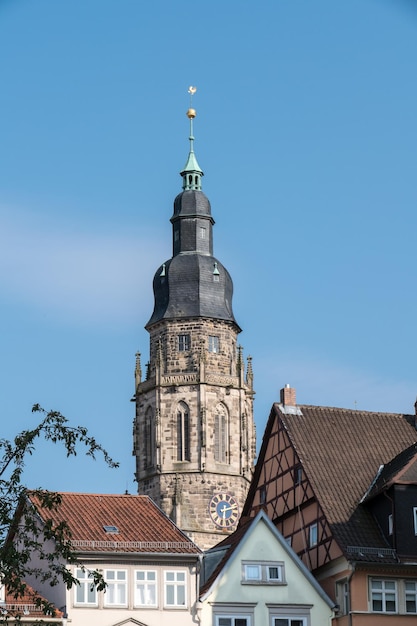 Foto glockenturm der kirche st. maurice