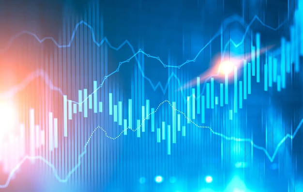 Glowing Forex como gráficos y gráficos de barras interfaz inmersiva contra un fondo rojo azul borroso. Concepto de acciones y intercambio. Infografías abstractas de negocios. Imagen tonada de doble exposición