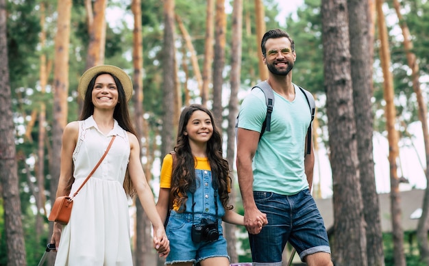 glückliche Familie im Urlaub