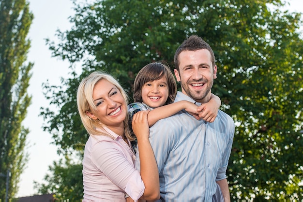 Glückliche Familienaufstellung