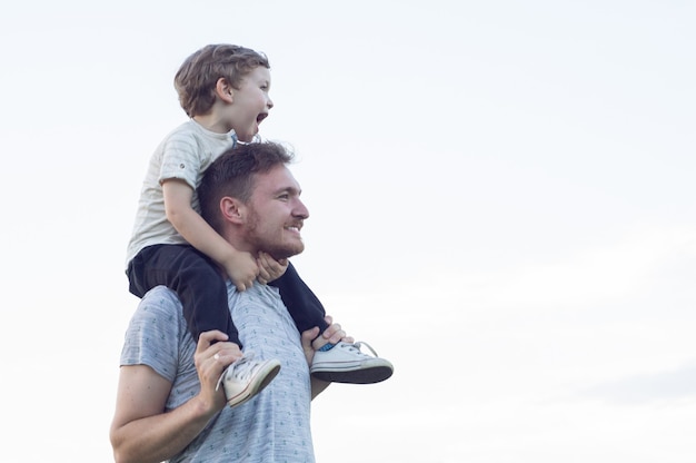 Glückliche liebende Familie