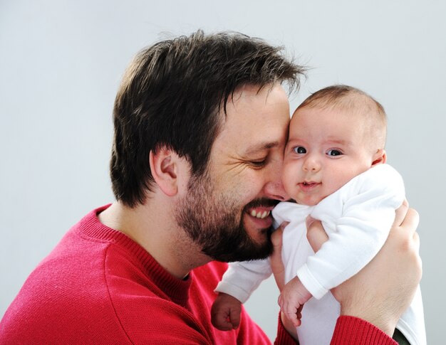 Glückliches Elternteil mit einem Baby