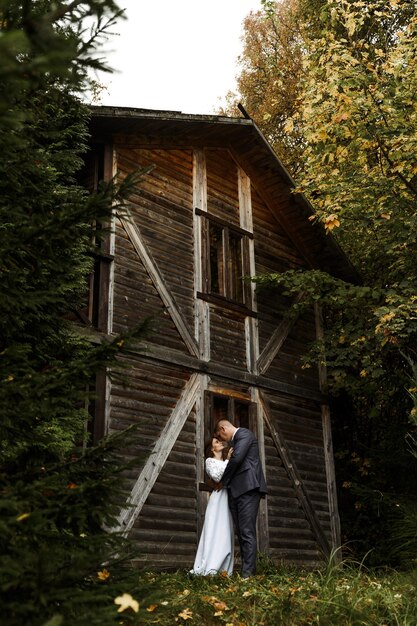 Foto glückliches hochzeitspaar