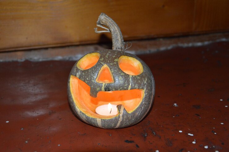 Foto glühender halloween-kürbis