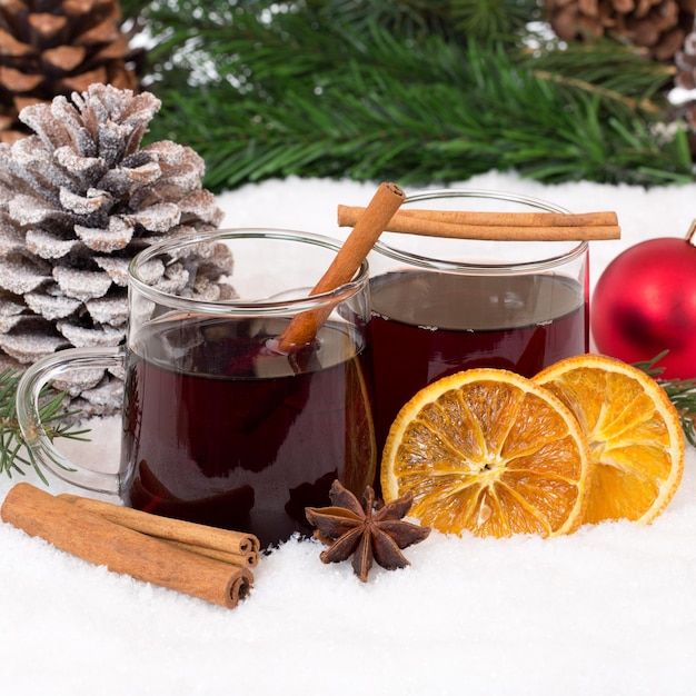 Glühwein zu Weihnachten im Winteralkoholgetränk