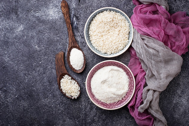 Glutenfreies Reismehl. Selektiver Fokus