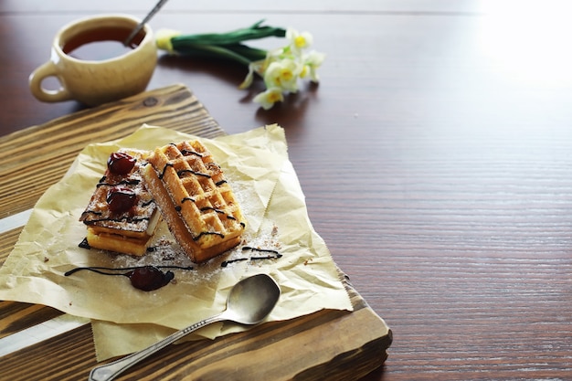 Gofres vieneses con relleno Mesa de centro Un juego de galletas aromáticas para el desayuno