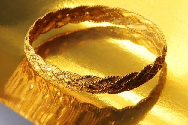 Gold Armbänder