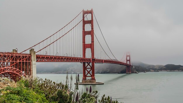 Foto golden gate bridge contra o céu de são francisco