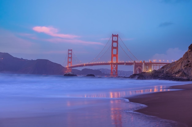 Golden Gate Bridge in San Francisco bei Sonnenuntergang