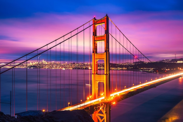 Golden Gate Bridge en la noche