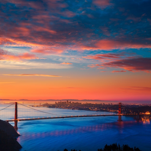 Golden Gate Bridge San Francisco amanecer California