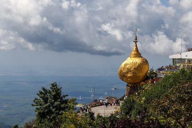 Golden Rock Kyaikhtiyo Myanmar Birmania