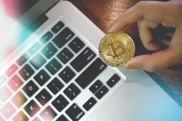 Goldene Bitcoin Kryptowährung Ethereum Business Finance und Technologiekonzept