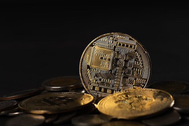 Goldene Bitcoin-Münze der Kryptowährung
