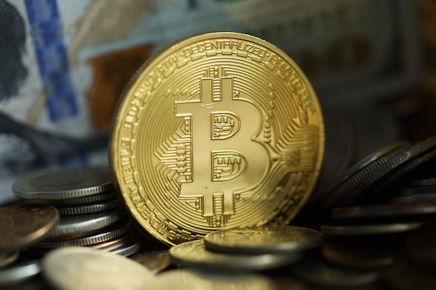 Goldene Bitcoin-Münze. Neues virtuelles Geld