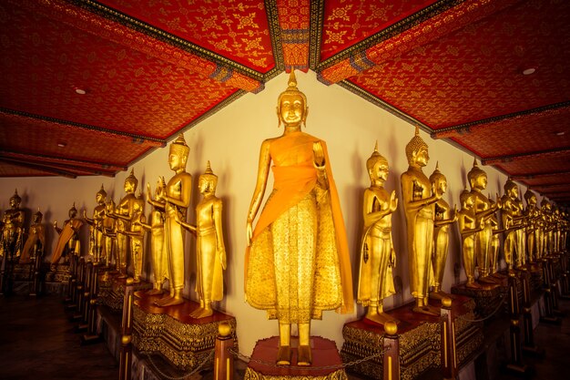 Goldene Buddha-Statue von Wat Pho Themple in Bangkok, Thailand