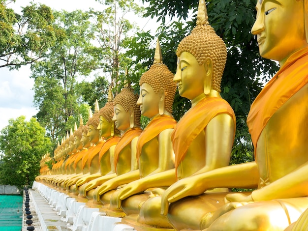 Goldene Buddha-Statue