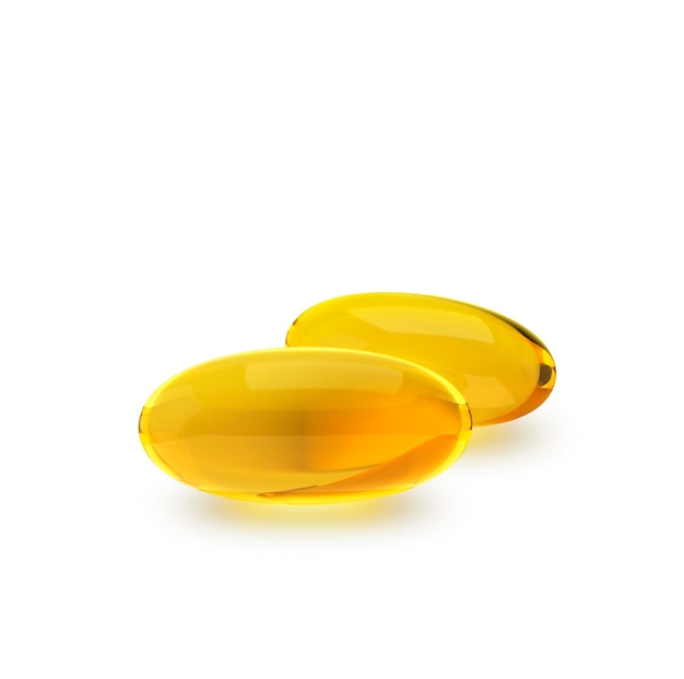 Goldene Ölkapsel mit Vitamin AE Omega 3 oder Kollagen aus einer medizinischen Pille mit Fischfett oder Bio-Kosmetiköl auf weißem Hintergrund