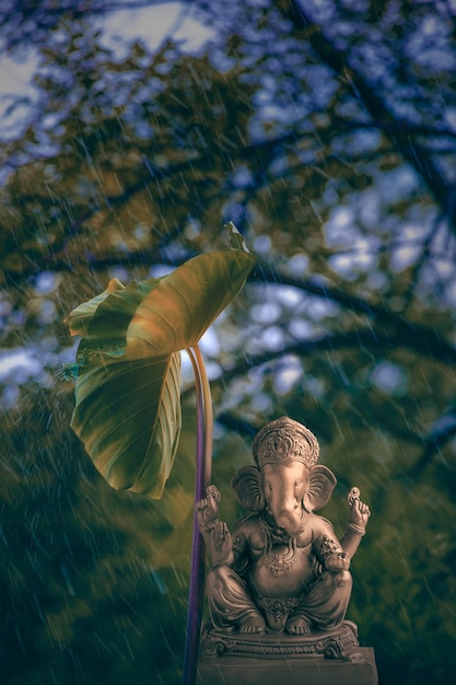 Goldene Lord Ganesha-Skulptur