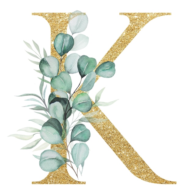 Goldener Buchstabe K mit grünen Aquarell-Eukalyptuszweigen, isoliert auf weiß. Funkelnde Buchstaben des Alphabets mit grünen Blättern und Blumen. Botanisches Element für Hochzeits- und Urlaubsschreibwaren