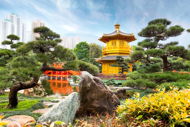 Goldener Pavillon der Perfektion im Nan Lian Garden Hong Kong China