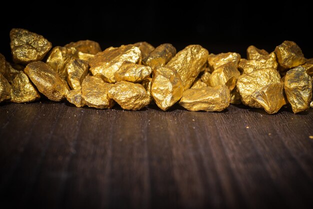 Goldkonzept, Nahaufnahme von großen Goldnuggets