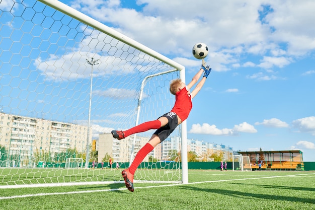 Goleiro Júnior jogando