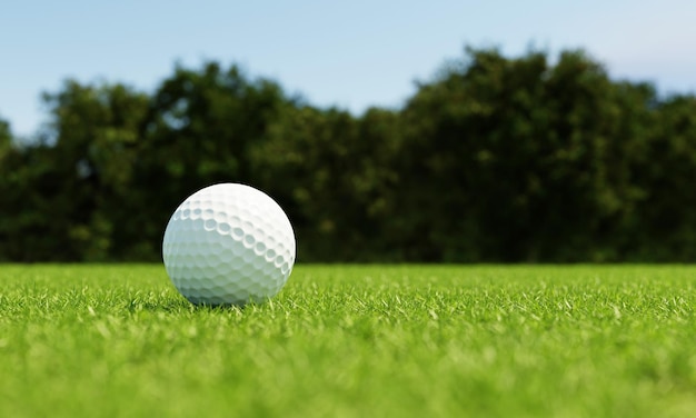 Golfball auf Gras im grünen Hintergrund des Fairways Sport- und Athletikkonzept