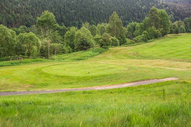 Golfplatz auf dem Land.