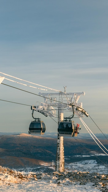 Gondelbahn an der Spitze des Skigebiets