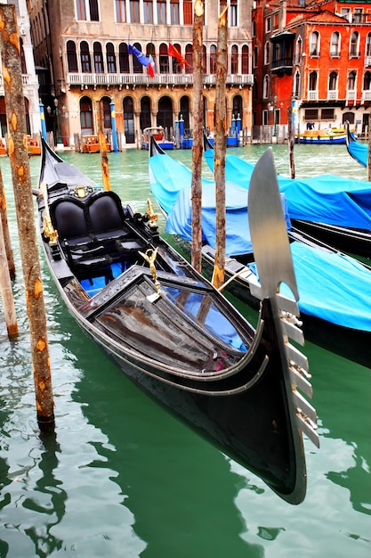 Gondeln am Canal Grande, Venedig, Italien