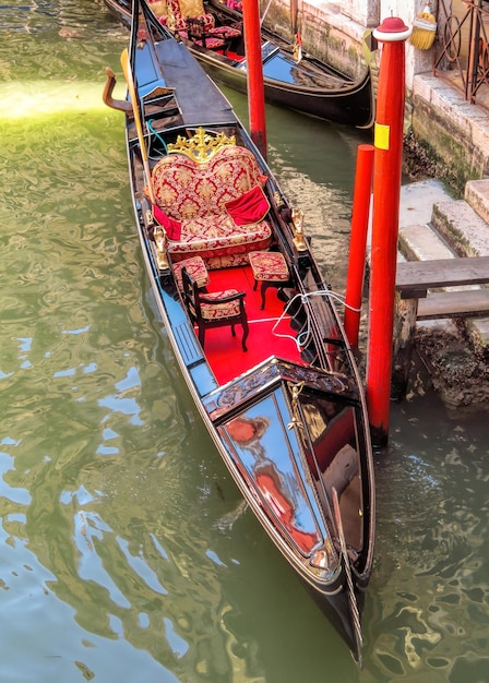 Góndola de Venecia en el Gran Canal