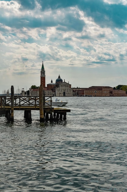 gôndolas nos canais venezianos