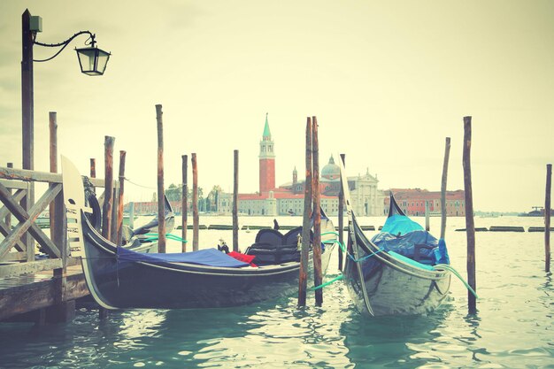 Góndolas en Venecia, Italia. Imagen de estilo retro