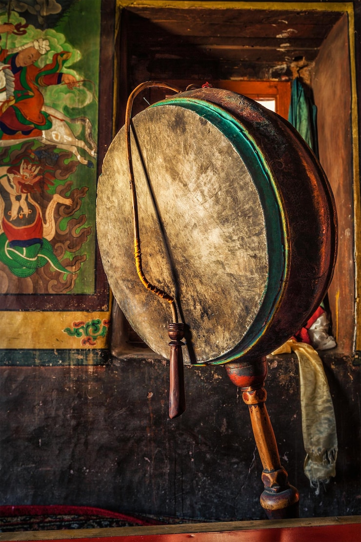 Foto gong in lamayuru gompa, ladakh, indien
