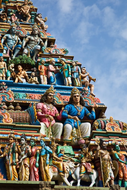 Gopuram (Turm) des Hindu-Tempels