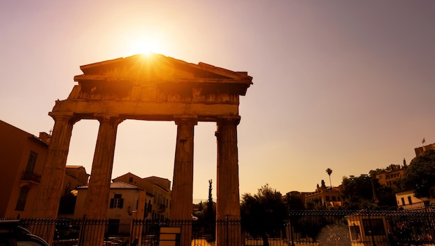 Ágora romana en la luz del sol Atenas Grecia