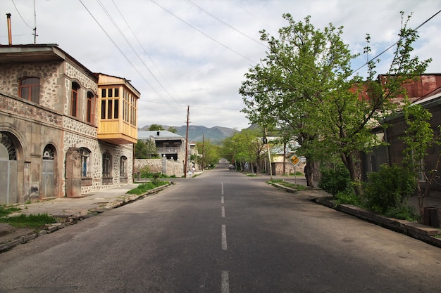 Foto goris é uma pequena cidade nas montanhas do cáucaso, armênia