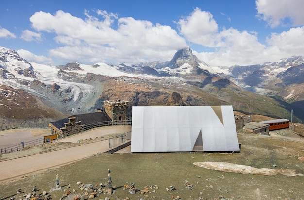 Gornergrat Suiza Matterhorn montaña visible en segundo plano.