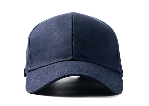 Gorra de béisbol azul marino sobre un fondo blanco con iluminación clara