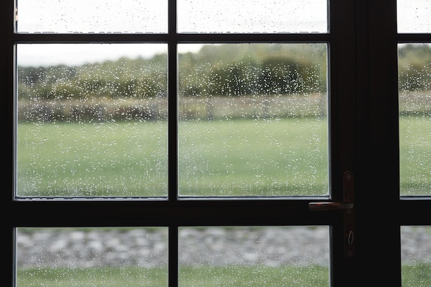 Gota de agua en la ventana