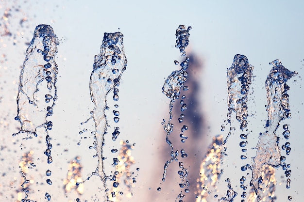 Gotas de agua de la fuente