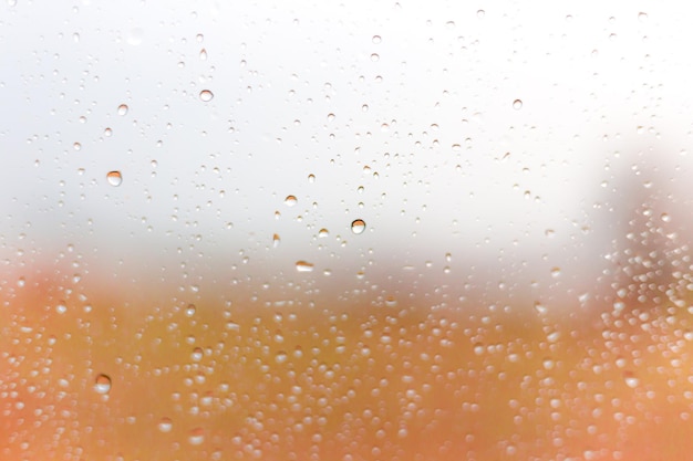 Gotas de agua en el parabrisas