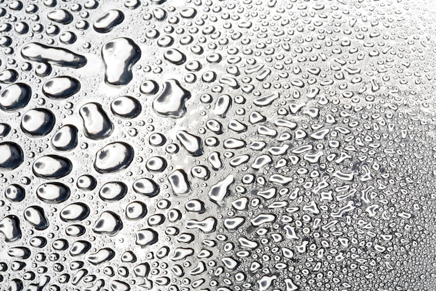 Gotas de agua sobre metal una hermosa textura inusual