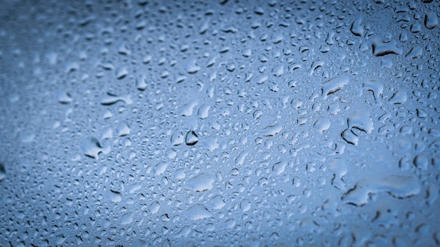 Gotas de agua sobre vidrio