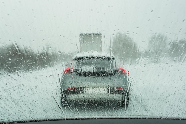 Foto gotas de água no pára-brisas do carro