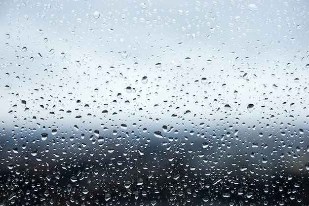 Foto gotas de chuva em uma vidraça